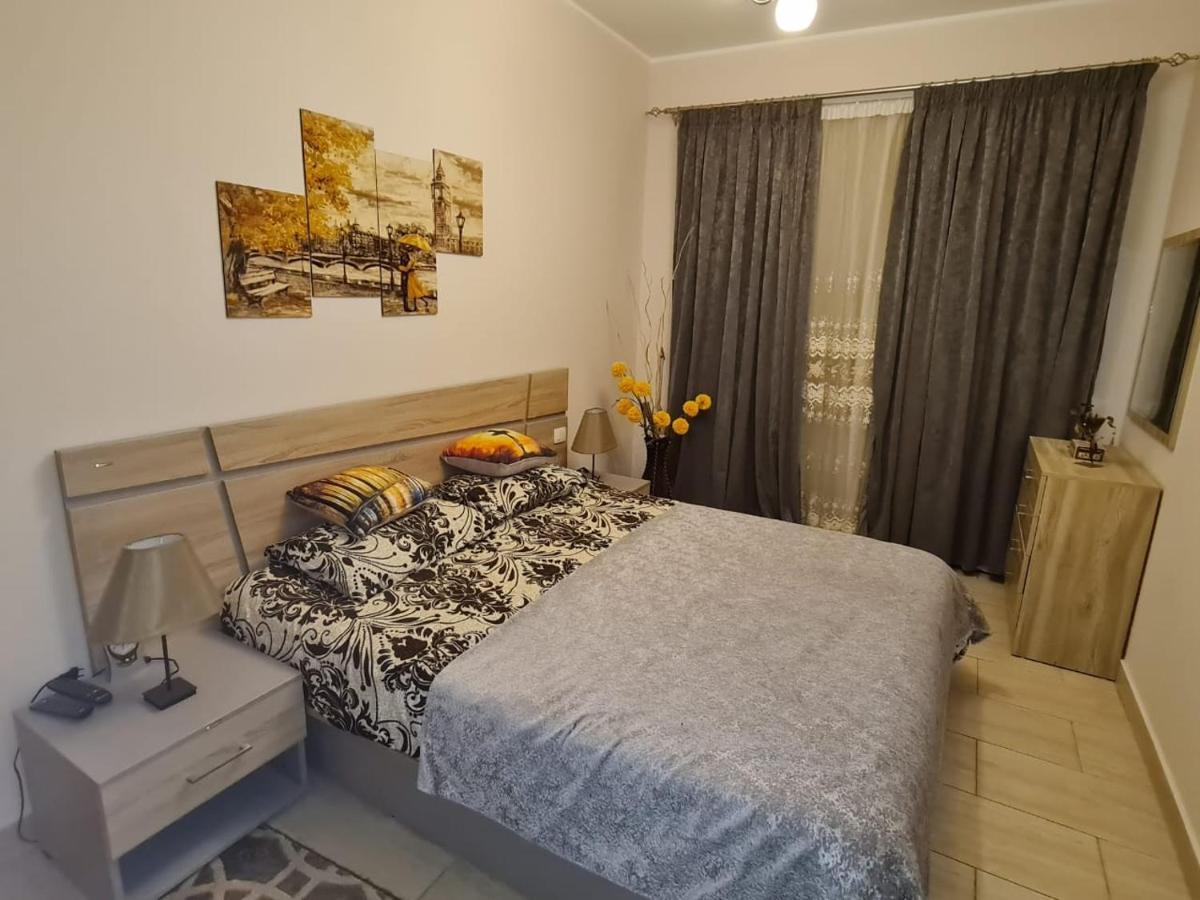 In Aldau Heights Apartament