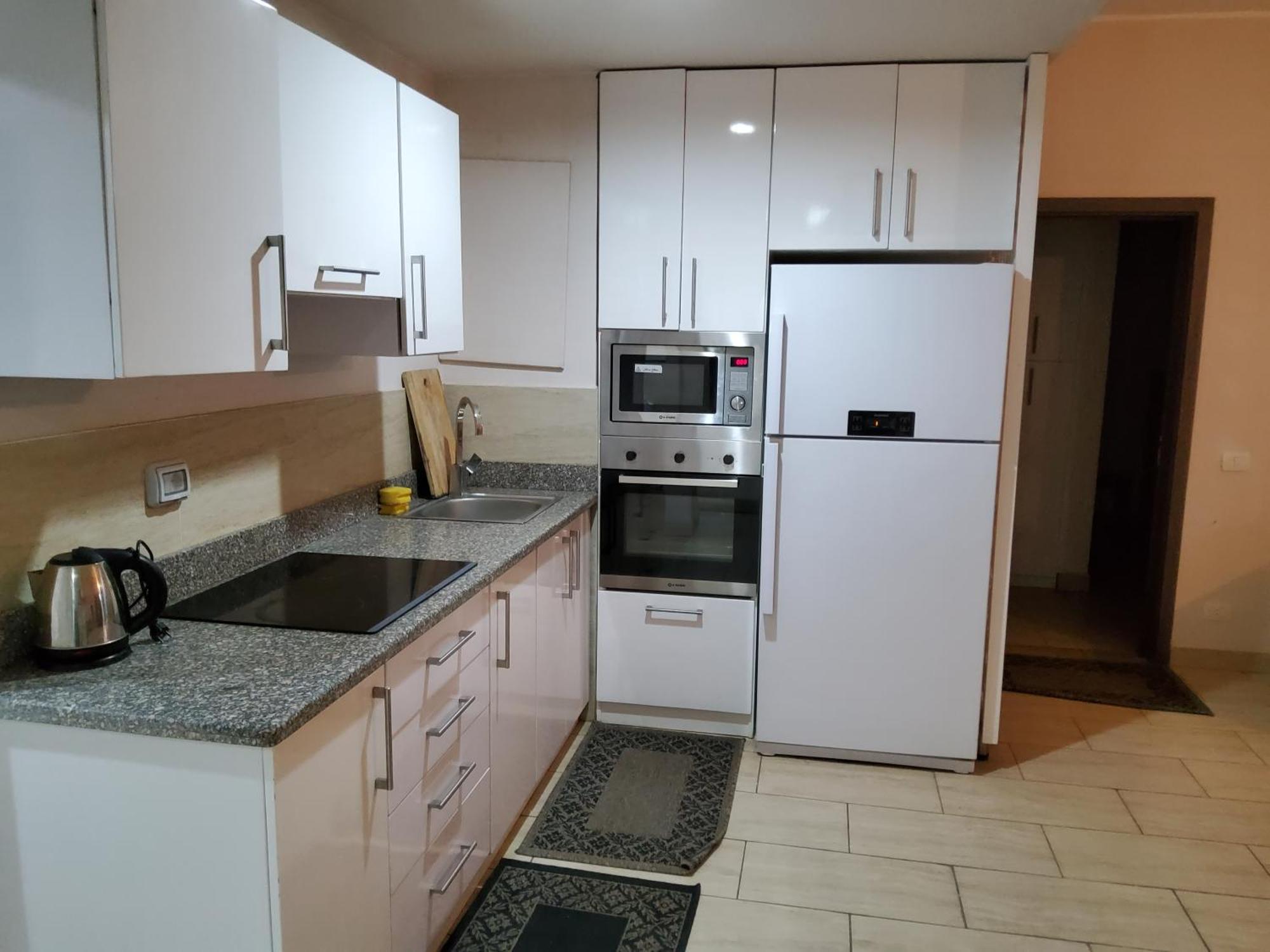 Apartament In Aldau Heights *